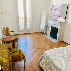 Le Charme Du Bourgeois , Nizza Francia
