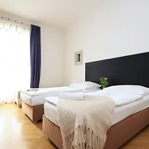 Apartment Quadrio Bedroom Central