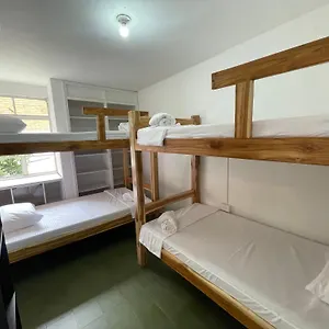 Hostal La Bodeguita Del Mundo Laureles Vendégház