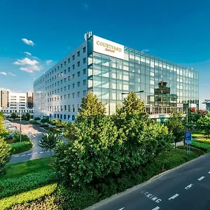 Courtyard By Marriott Airport Praga