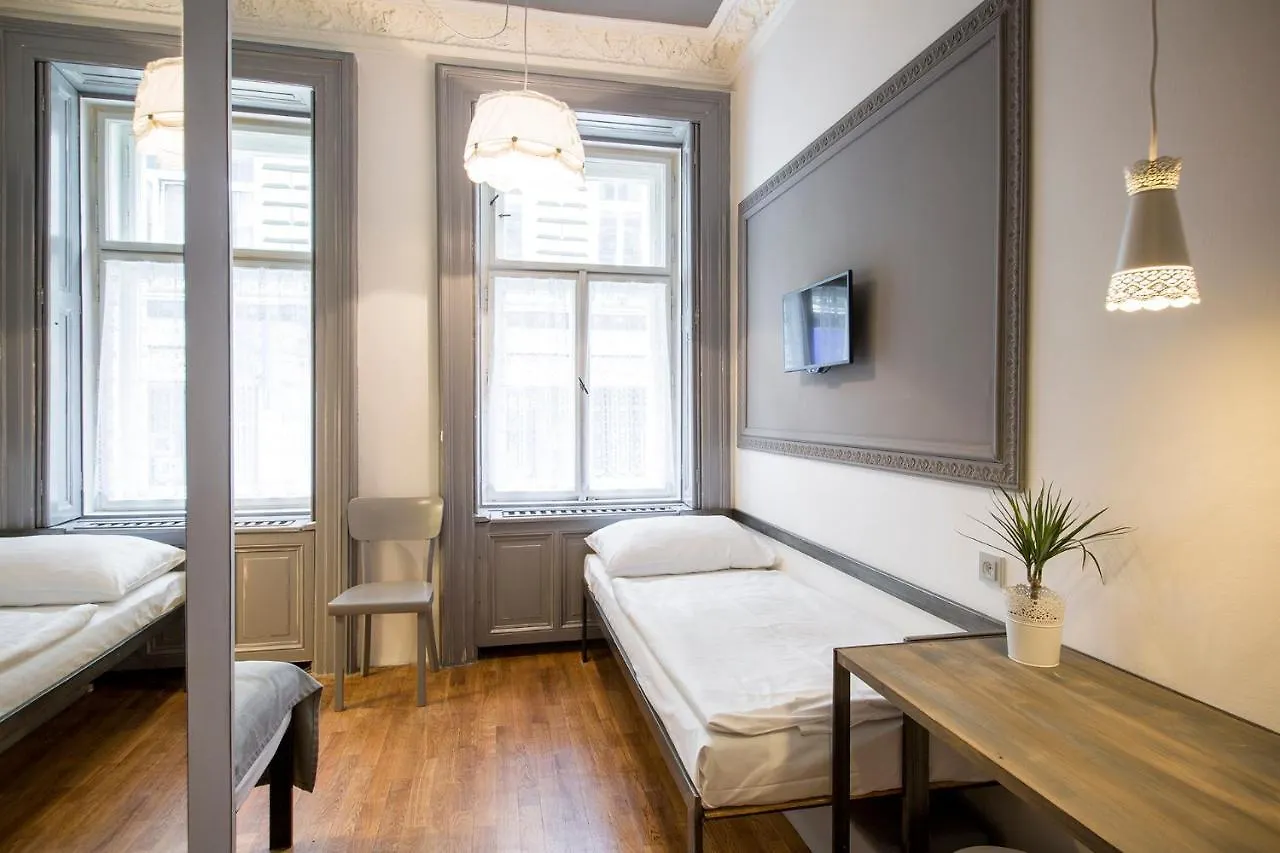 Sophie'S Hostel Prague Czech Republic